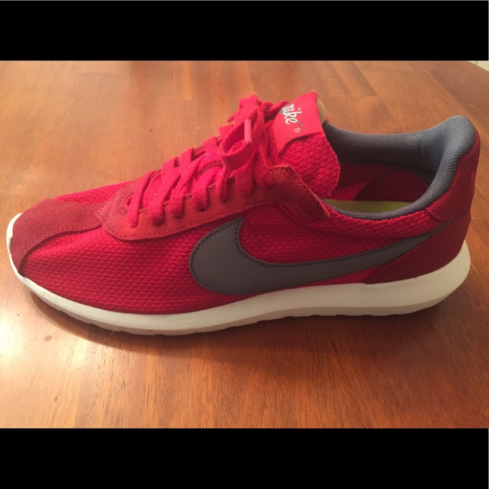 Nike Roshe size 10